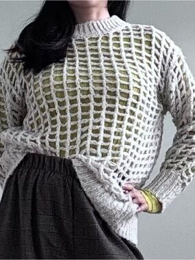 🦢 Urban Outfitters delicate cream open grid knit sweater XS 🦢